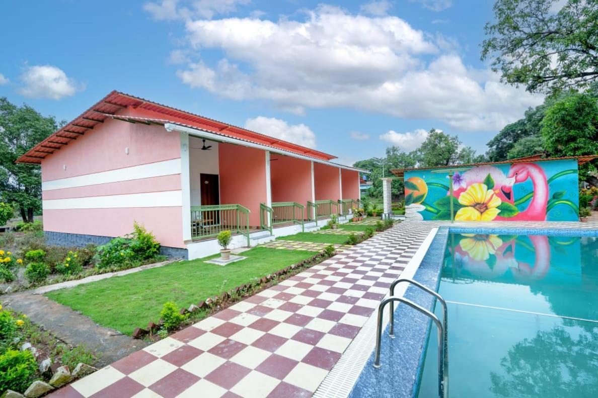 Mahalakshmi Agro Tourism Hotel Poinad Buitenkant foto