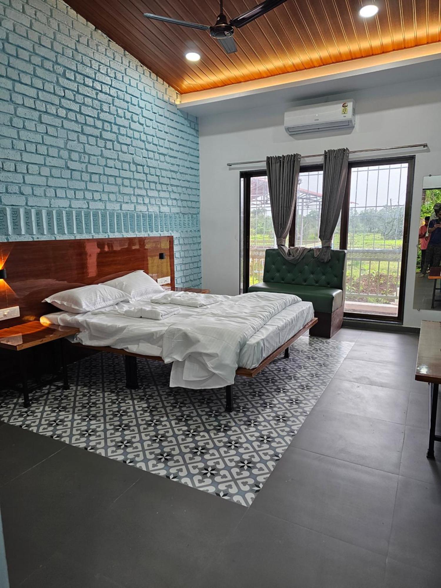 Mahalakshmi Agro Tourism Hotel Poinad Buitenkant foto